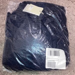 Barefoot Dreams CozyChic Lite NWT Island Wrap With Pockets Indigo Size 1x